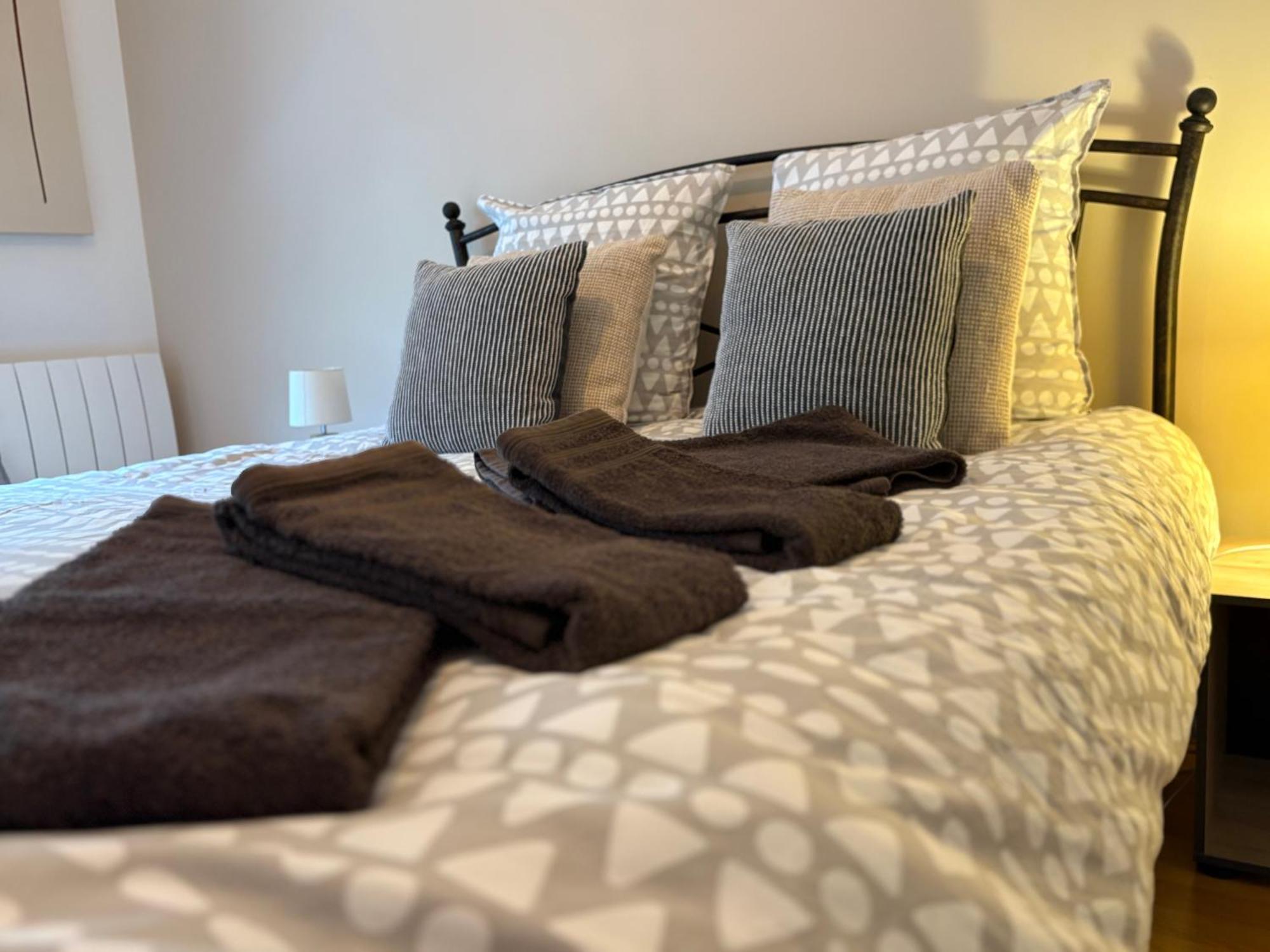 Parking Prive Gratuit, Balcon, 2 Chambres 克莱蒙费朗 外观 照片