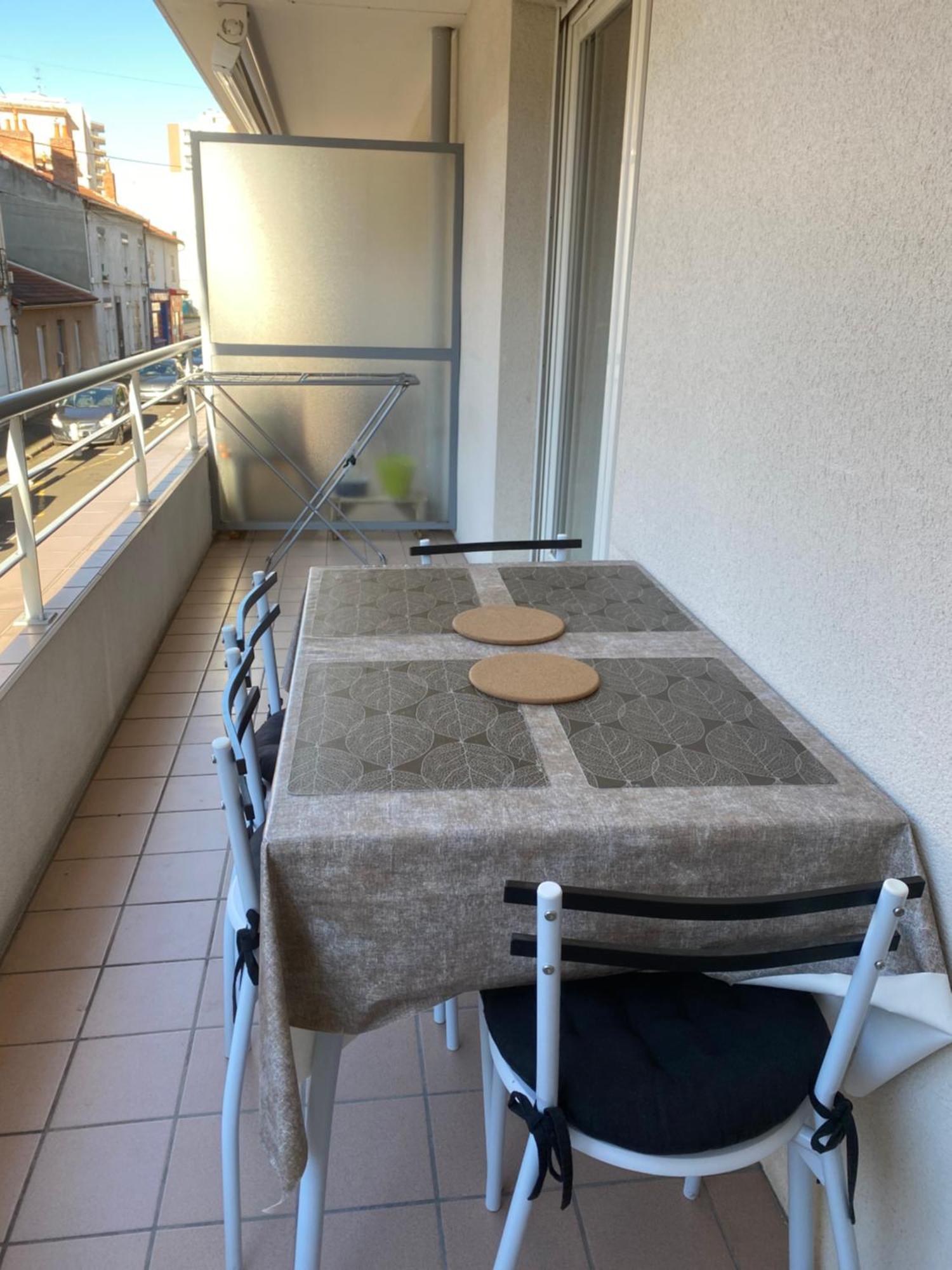 Parking Prive Gratuit, Balcon, 2 Chambres 克莱蒙费朗 外观 照片